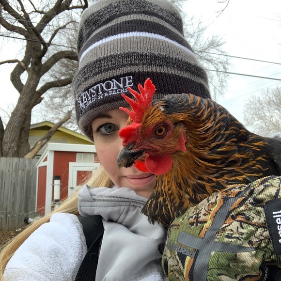 Meet your Posher, Jessica - Picture 2 of 2